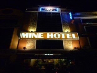 Mine Hotel Сери Кембанган Екстериор снимка